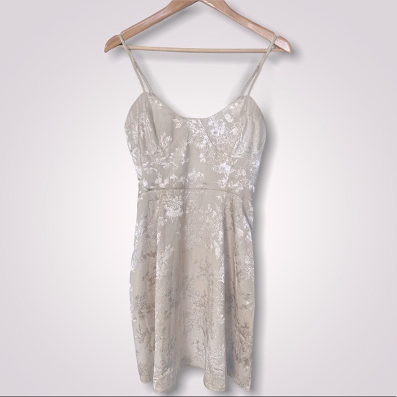 Okakie Silk Floral Dress (Workhall) - Picture 3 of 3